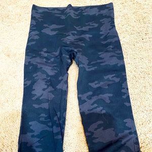 SPANX Camouflage Leggings - Black and Gray